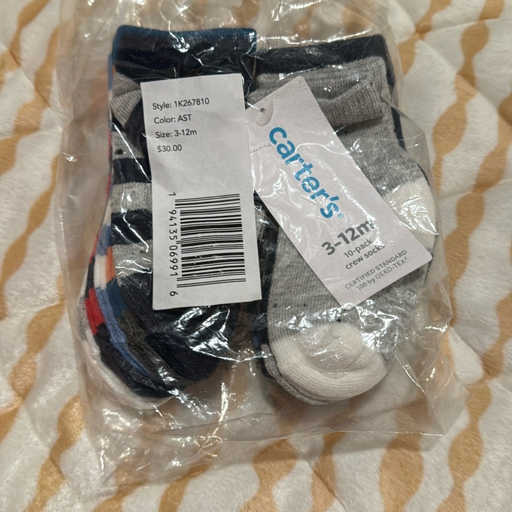 Set of 10 Carter’s baby socks (3-12mo)